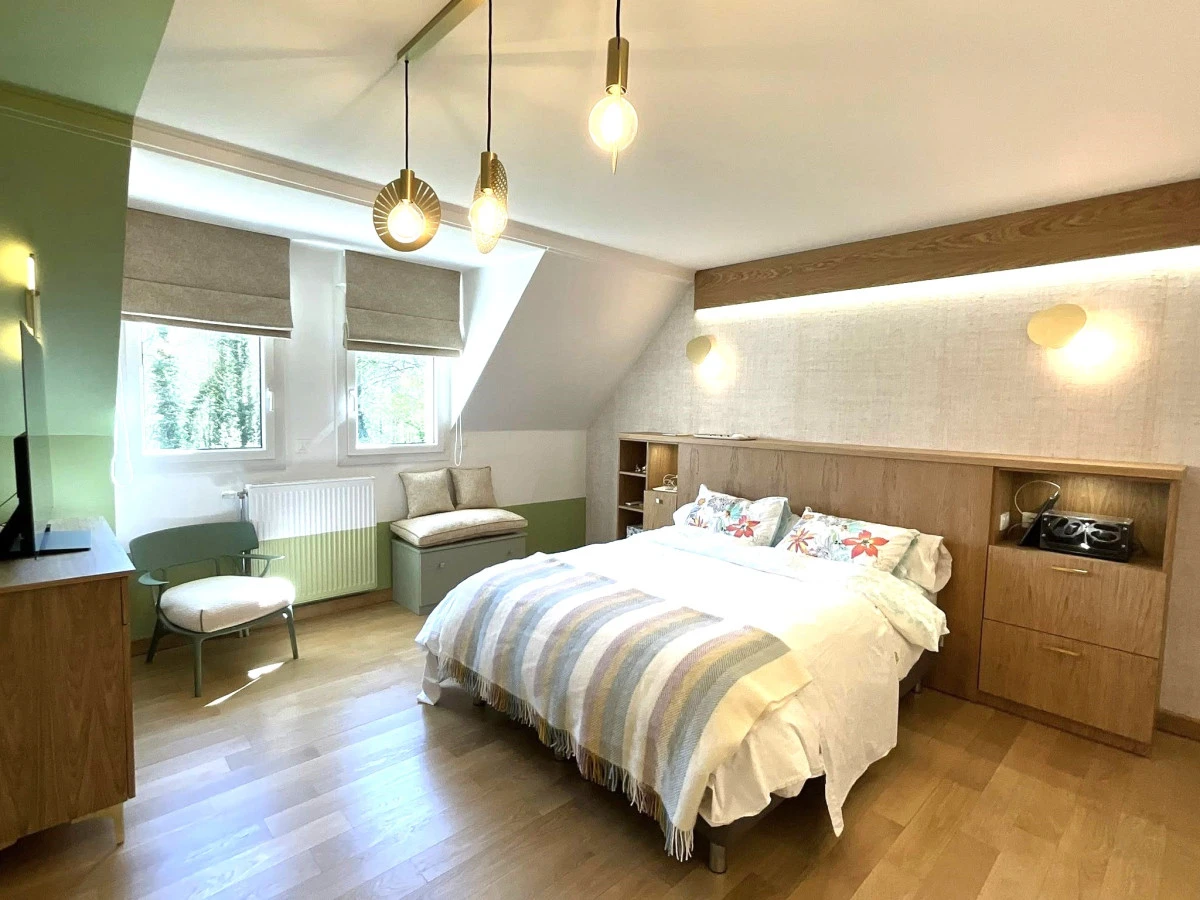 Décoration et agencement sur mesure d’une chambre sur Senlis