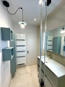 Réalisation d’une douche à l’italienne. Une salle d’eau lumineuse moderne
