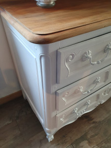 Commode pour une chambre