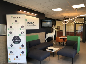 Décoration et agencement de l'accueil de l'agence INEO et EQUANS de Compiègne