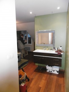 Conception et Création d'une paroi coulissante, du mobilier de Salle de Bain dans une suite parentale sur Senlis
