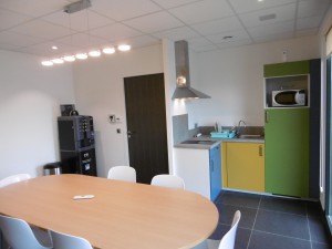 Décoration de l'Entreprise Sanibat 60 : Cuisine et WC