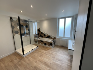 Rénovation complète d'une salle de bain et mise en sécurité sur Lamorlaye