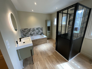 Création d'une salle de bain avec espace dressing intégré sur Ermenonville