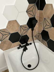 Rénovation complète d'une salle de bain et mise en sécurité sur Lamorlaye