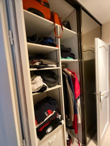 Repenser les volumes d’une salle de bain avec un dressing pour  Monsieur et Madame